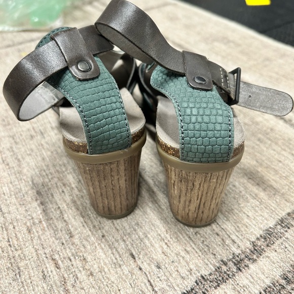 DANSKO Dominique Teal Brown T-Strap Open Toe Block Heel 8 (EU 38) - Picture 4 of 5